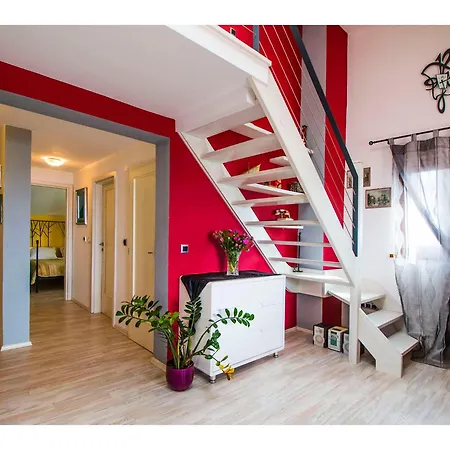 Arte Apartment