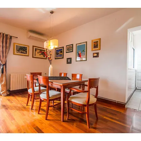 Arte Apartment