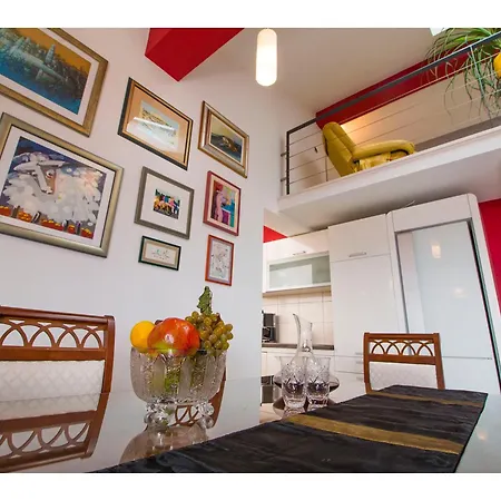 Arte Apartment